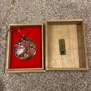 Vintage  openwork rose motif necklace,